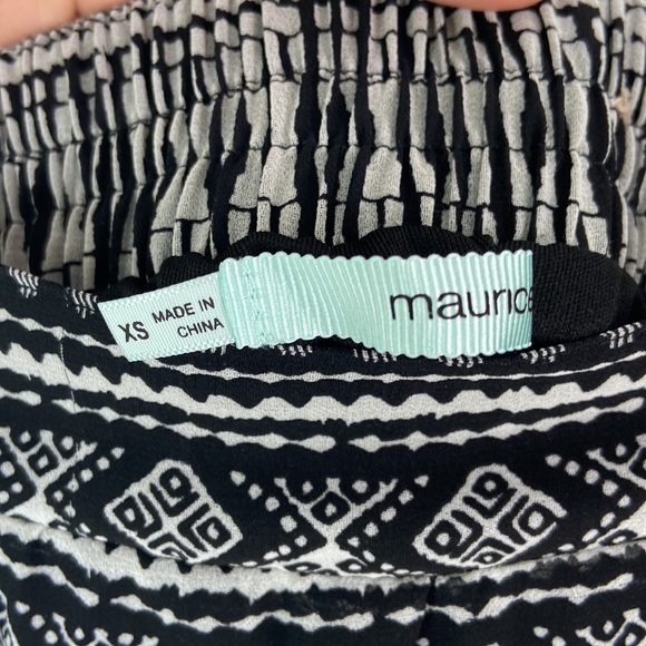 ✨3/$25✨ Maurices High Low Aztec Printed Skirt - XS - Picture 5 of 7